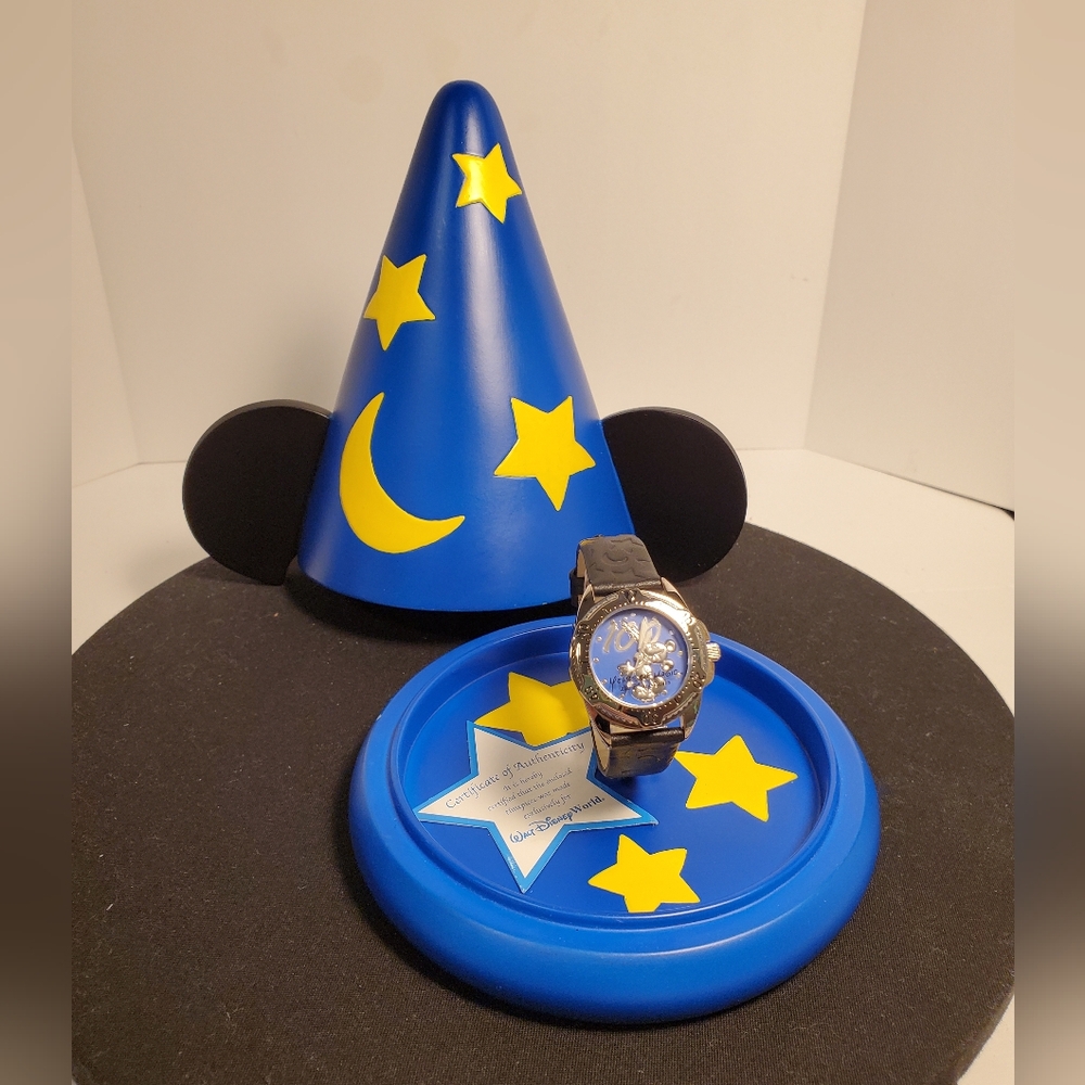 2001 Walt Disney World 100 Years of Magic Special Commemorative Wristwatch